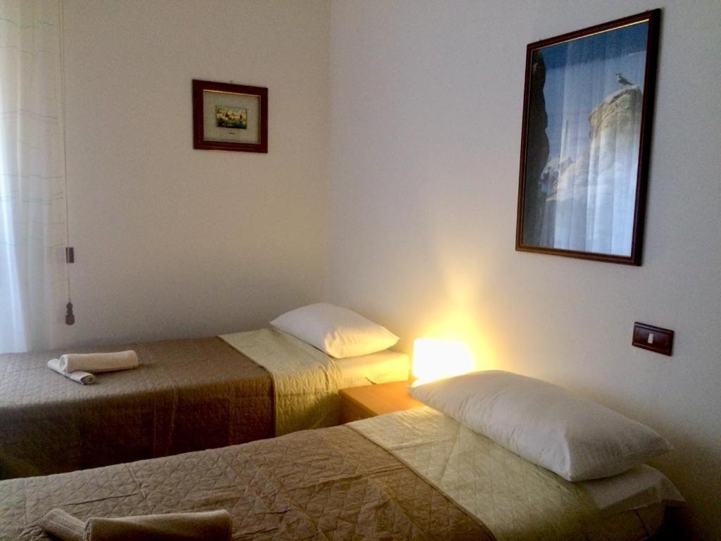 לה מדלנה A Due Passi Rooms מראה חיצוני תמונה