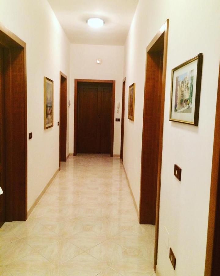 לה מדלנה A Due Passi Rooms מראה חיצוני תמונה